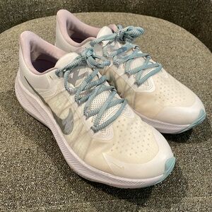 Nike Winflo 8 Premium Women's Running Shoes (Size 8.5 Women’s).
